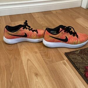 Women’s Nike Lunarlon Sneakers